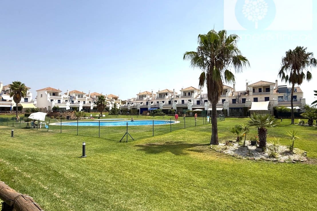 3 bedroom Townhouse for sale in Ayamonte with pool garage - € 294,000 (Ref: 10008069)