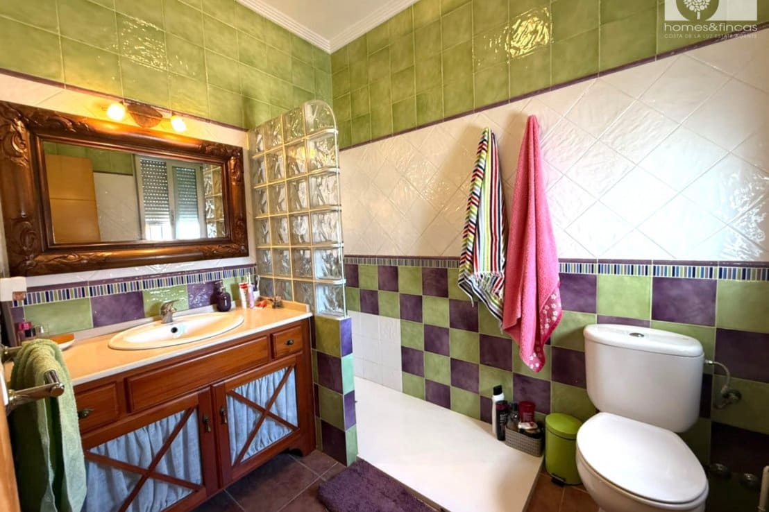 6 quarto Moradia para venda em Islantilla com piscina garagem - 1 100 000 € (Ref: 10016811)
