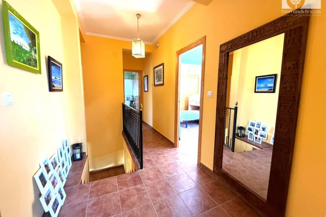 6 quarto Moradia para venda em Islantilla com piscina garagem - 1 100 000 € (Ref: 10016811)