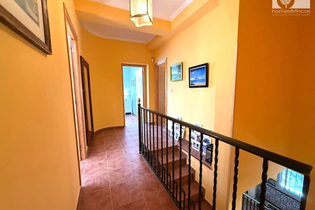 6 quarto Moradia para venda em Islantilla com piscina garagem - 1 100 000 € (Ref: 10016811)