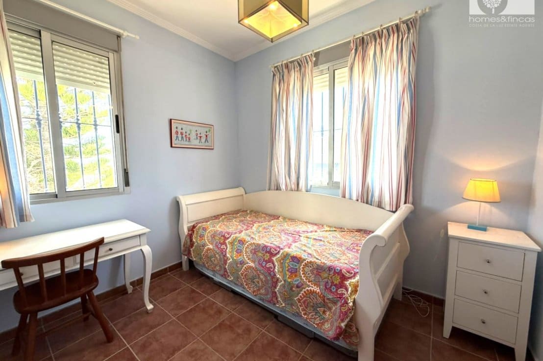6 quarto Moradia para venda em Islantilla com piscina garagem - 1 100 000 € (Ref: 10016811)