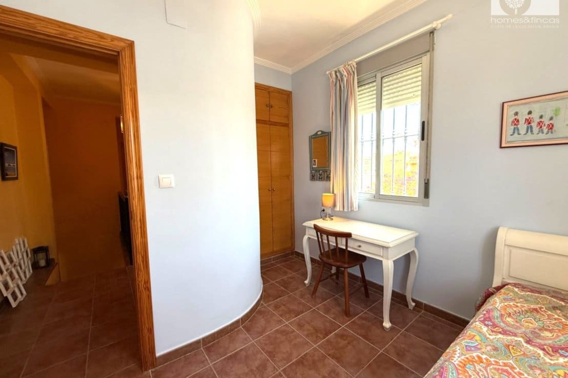 6 quarto Moradia para venda em Islantilla com piscina garagem - 1 100 000 € (Ref: 10016811)
