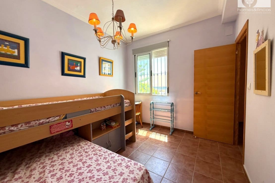 6 quarto Moradia para venda em Islantilla com piscina garagem - 1 100 000 € (Ref: 10016811)