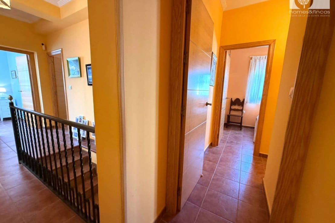 6 quarto Moradia para venda em Islantilla com piscina garagem - 1 100 000 € (Ref: 10016811)