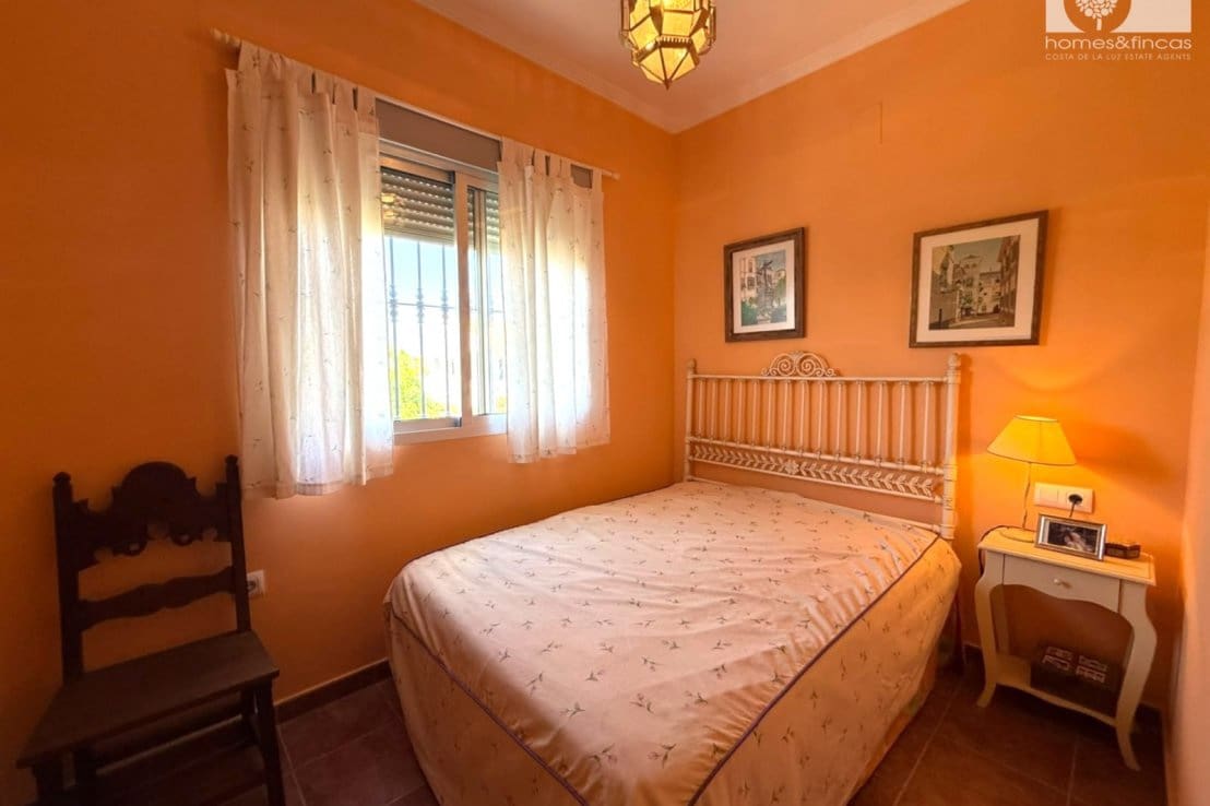 6 quarto Moradia para venda em Islantilla com piscina garagem - 1 100 000 € (Ref: 10016811)