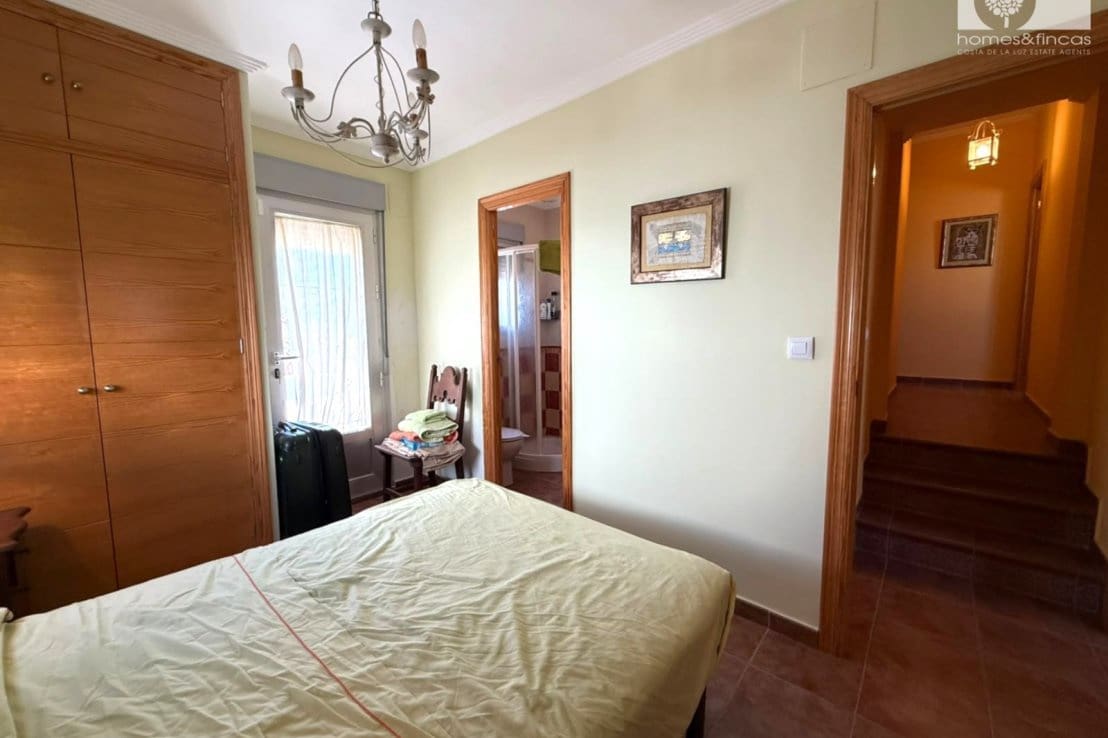 6 quarto Moradia para venda em Islantilla com piscina garagem - 1 100 000 € (Ref: 10016811)