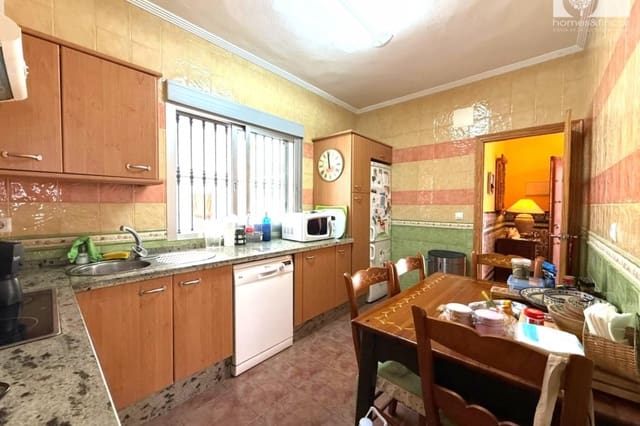6 quarto Moradia para venda em Islantilla, Isla Cristina com piscina garagem - 1 100 000 € (Ref: 10016811)
