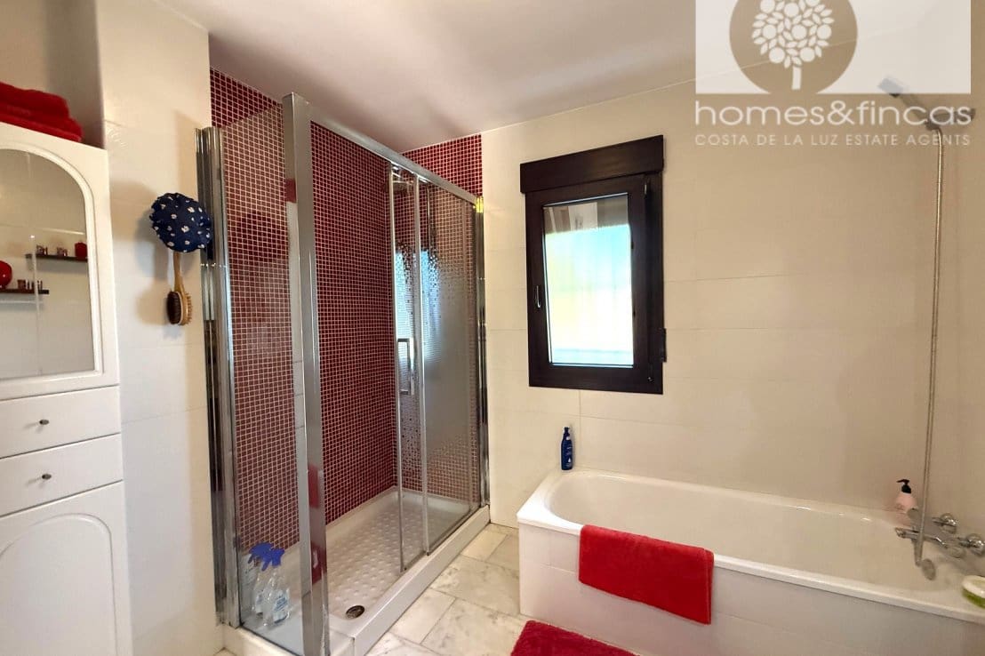 4 quarto Moradia para venda em Ayamonte com piscina - 469 000 € (Ref: 10080041)
