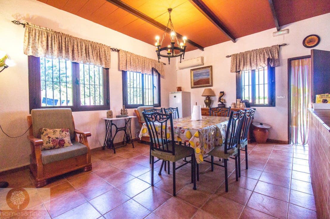 4 soveværelse Finca/Landehus til salg i Lepe - € 296.000 (Ref: 7660561)