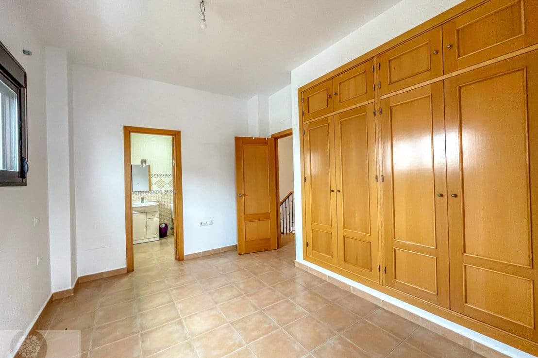 4 chambre Villa/Maison Semi-Mitoyenne à vendre à Villablanca avec piscine - 180 000 € (Ref: 8188547)