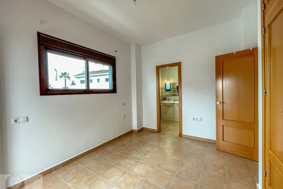 4 chambre Villa/Maison Semi-Mitoyenne à vendre à Villablanca avec piscine - 180 000 € (Ref: 8188547)