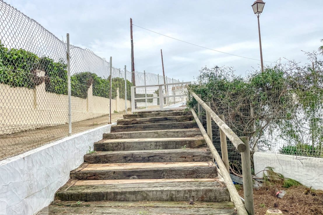 4 chambre Villa/Maison Semi-Mitoyenne à vendre à Villablanca avec piscine - 180 000 € (Ref: 8188547)