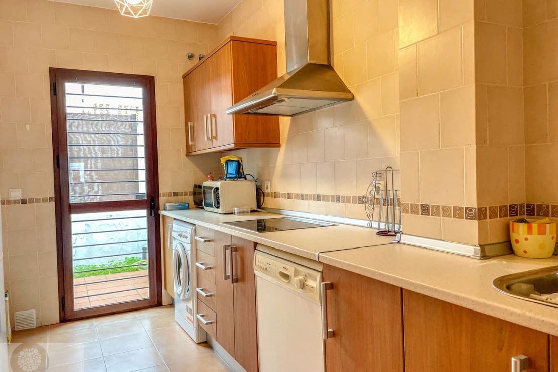 4 chambre Villa/Maison Semi-Mitoyenne à vendre à Villablanca avec piscine - 180 000 € (Ref: 8188547)