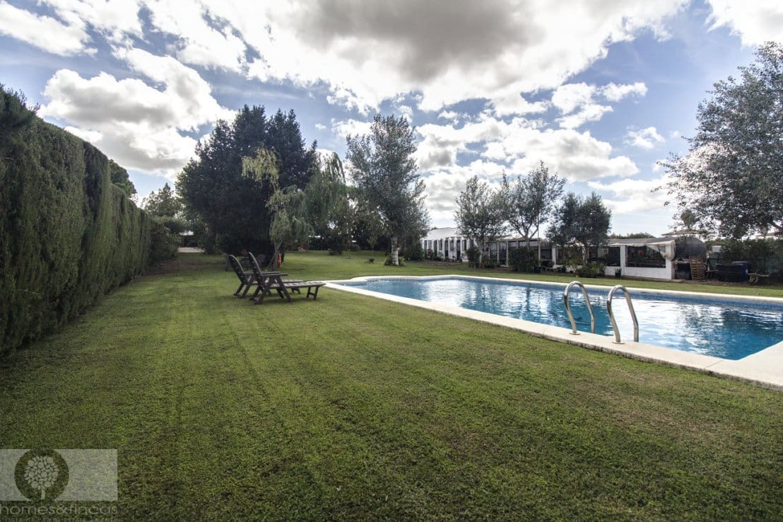 4 soveværelse Finca/Landehus til salg i Cartaya med swimmingpool - € 435.000 (Ref: 8607839)
