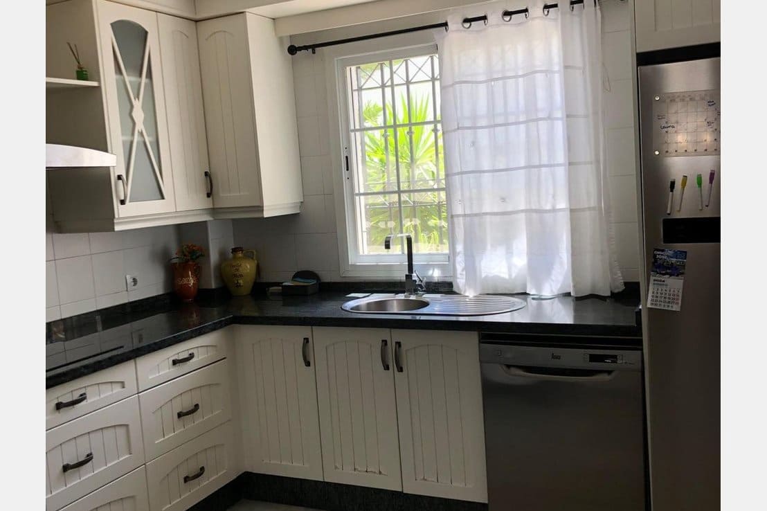 4 soveværelse Villa til salg i Nuevo Portil med swimmingpool - € 549.000 (Ref: 8699163)