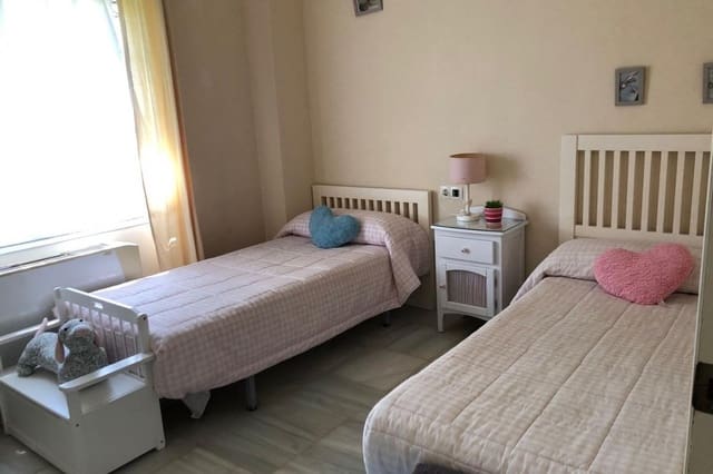 4 soveværelse Villa til salg i Nuevo Portil, Cartaya med swimmingpool - € 549.000 (Ref: 8699163)