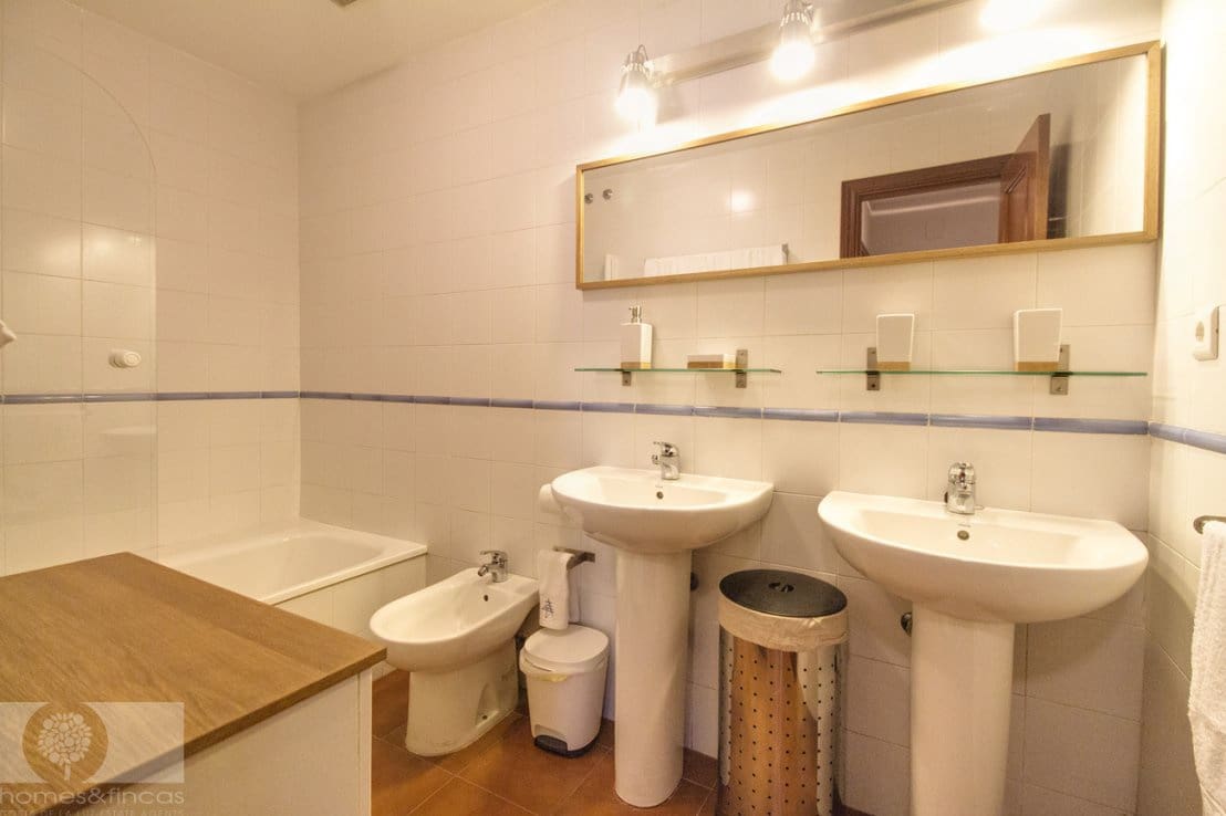 4 bedroom Villa for sale in Lepe with pool - € 335,000 (Ref: 8774817)