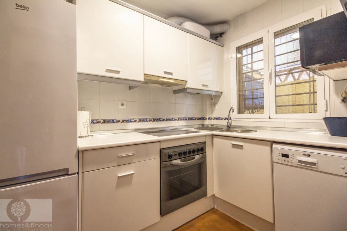 4 bedroom Villa for sale in Lepe with pool - € 335,000 (Ref: 8774817)