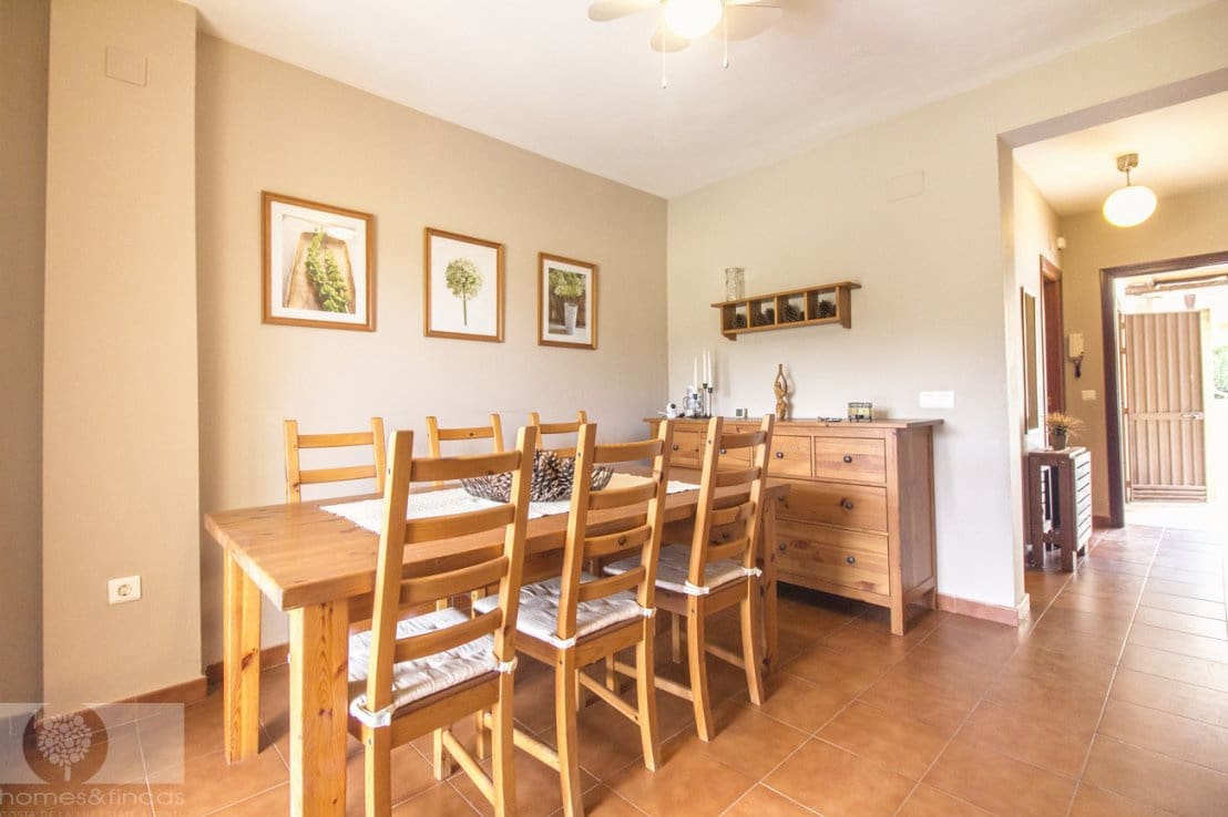 4 bedroom Villa for sale in Lepe with pool - € 335,000 (Ref: 8774817)