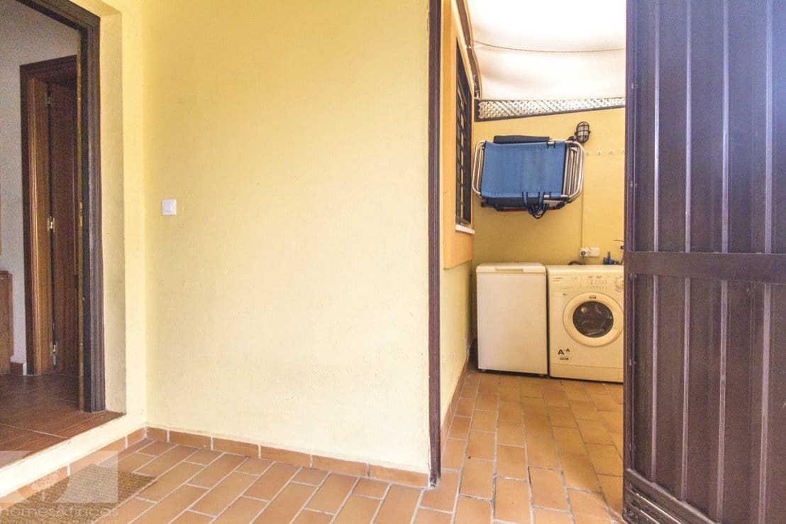 4 bedroom Villa for sale in Lepe with pool - € 335,000 (Ref: 8774817)