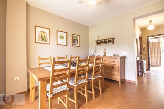 4 bedroom Villa for sale in Lepe with pool - € 335,000 (Ref: 8774817)