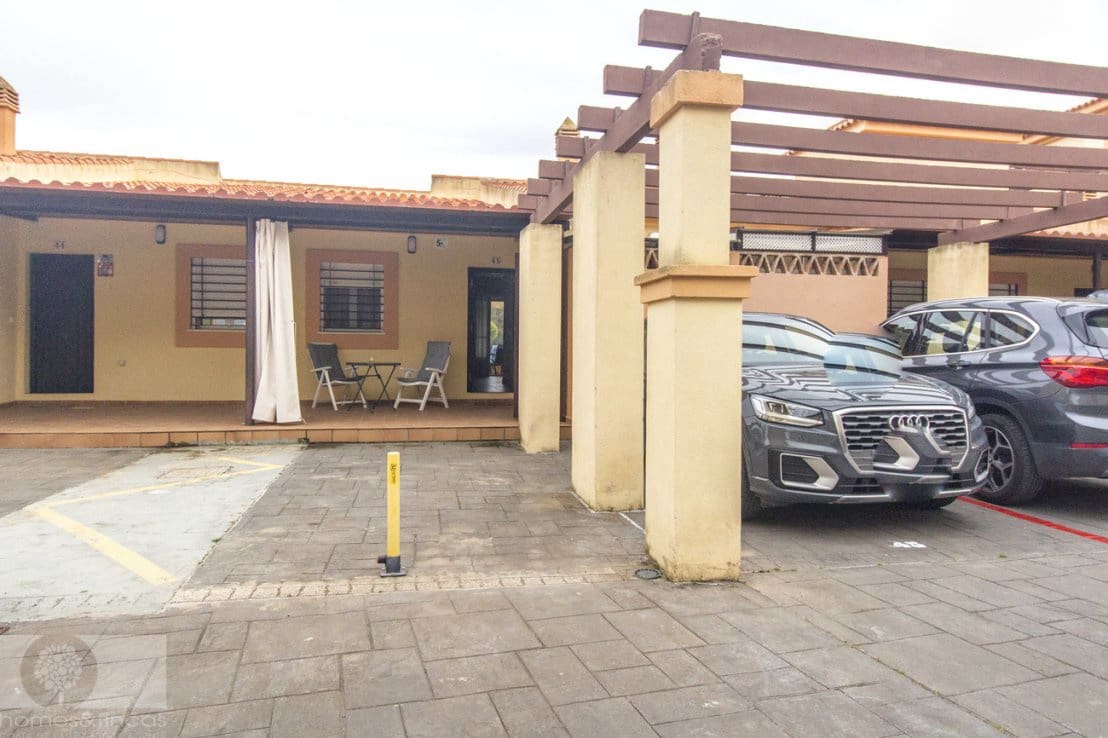 4 bedroom Villa for sale in Lepe with pool - € 335,000 (Ref: 8774817)