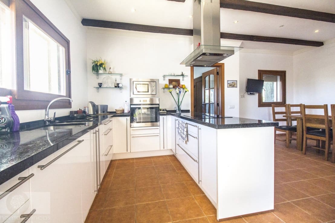 4 soveværelse Villa til salg i Ayamonte med swimmingpool - € 850.000 (Ref: 8820896)