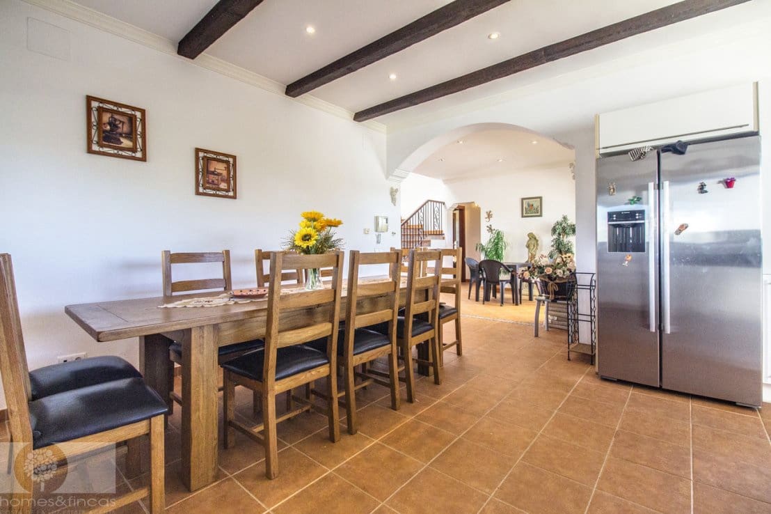 4 soveværelse Villa til salg i Ayamonte med swimmingpool - € 850.000 (Ref: 8820896)