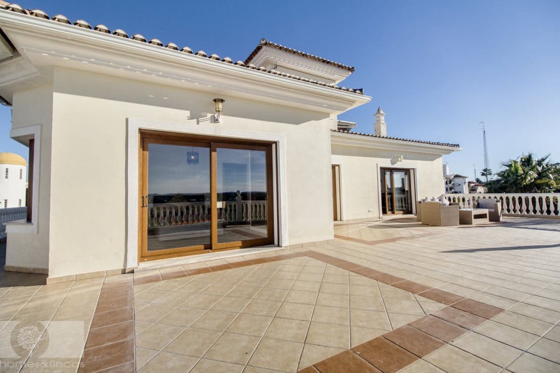 4 soveværelse Villa til salg i Ayamonte med swimmingpool - € 850.000 (Ref: 8820896)