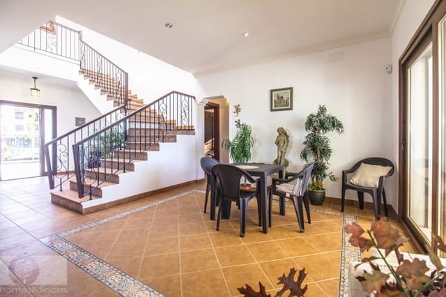 4 soveværelse Villa til salg i Ayamonte med swimmingpool - € 850.000 (Ref: 8820896)