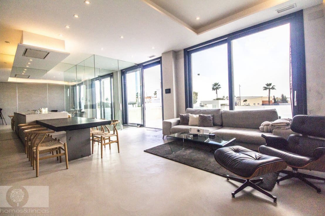 2 bedroom Villa for sale in Lepe - € 395,000 (Ref: 8828214)