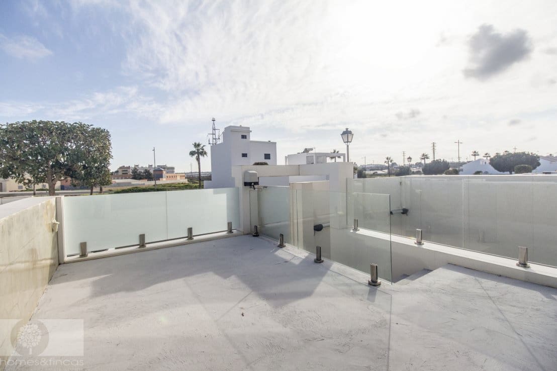 2 bedroom Villa for sale in Lepe - € 395,000 (Ref: 8828214)