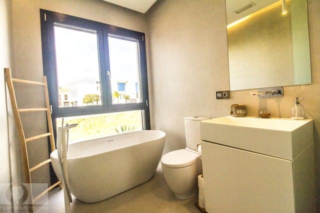 2 bedroom Villa for sale in Lepe - € 395,000 (Ref: 8828214)