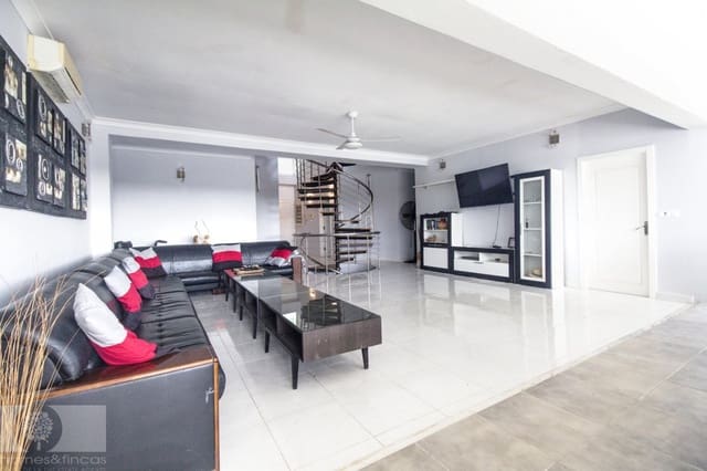 9 Zimmer Villa zu verkaufen in Ayamonte mit Pool - 698.000 € (Ref: 8850433)