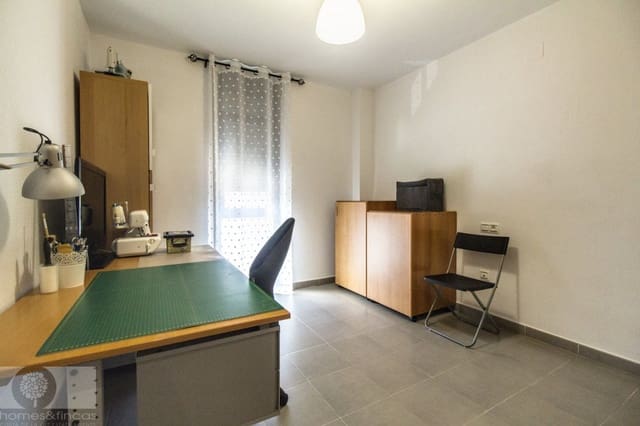 4 bedroom Apartment for sale in Ayamonte - € 210,000 (Ref: 9131814)