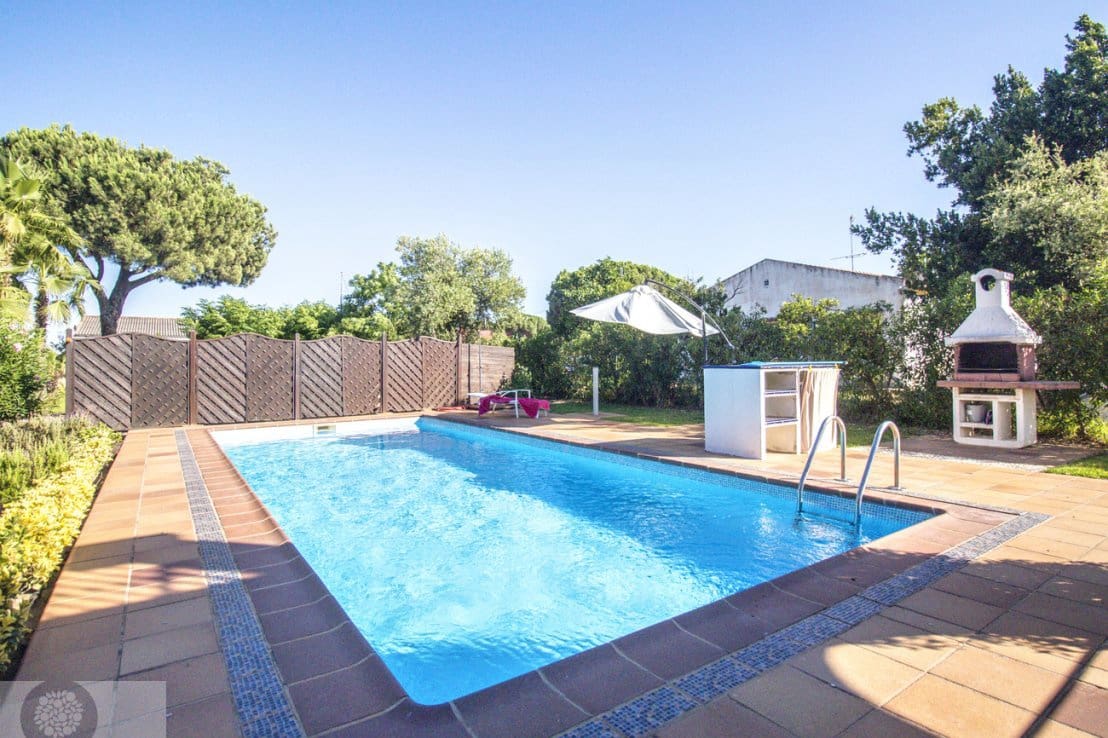 5 soveværelse Finca/Landehus til salg i Cartaya med swimmingpool - € 339.000 (Ref: 9136375)