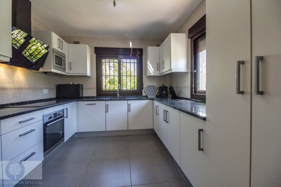 4 Zimmer Villa zu verkaufen in Ayamonte mit Pool - 449.000 € (Ref: 9263822)