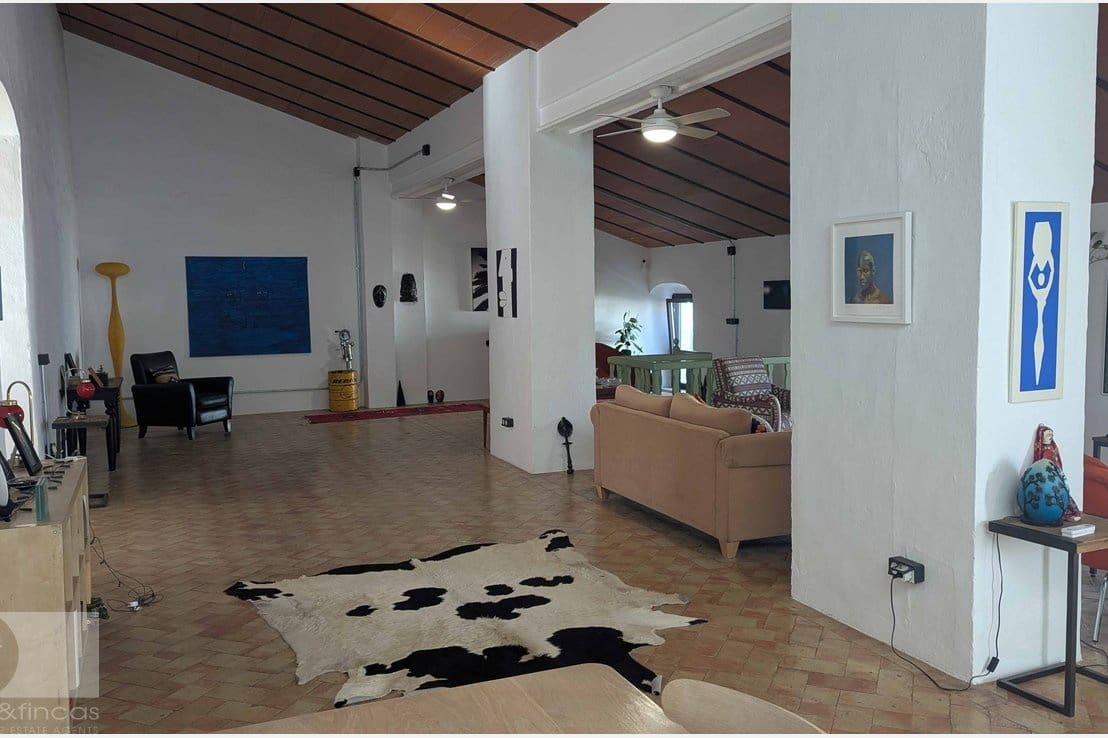 5 bedroom Villa for sale in Madrid city - € 420,000 (Ref: 9379649)