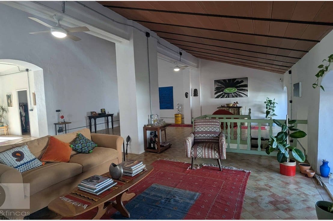 5 bedroom Villa for sale in Madrid city - € 420,000 (Ref: 9379649)