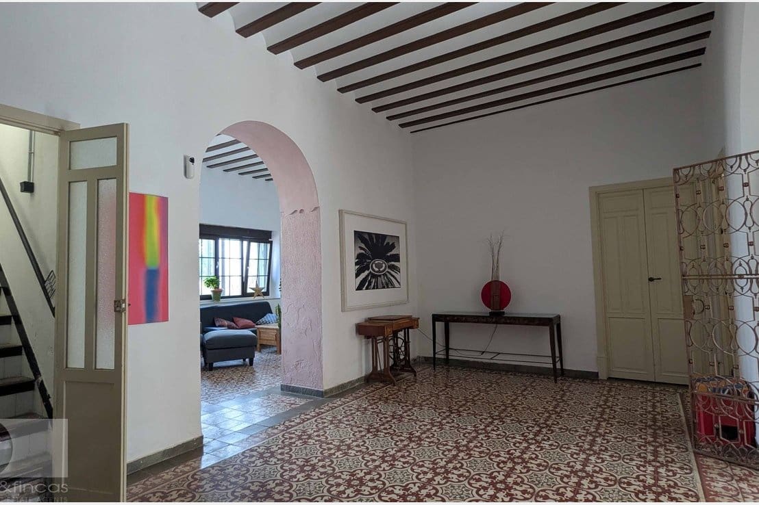 5 bedroom Villa for sale in Madrid city - € 420,000 (Ref: 9379649)