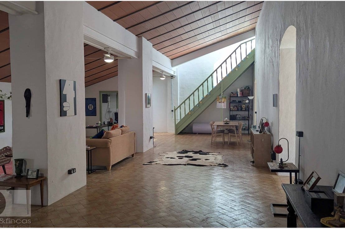 5 bedroom Villa for sale in Madrid city - € 420,000 (Ref: 9379649)