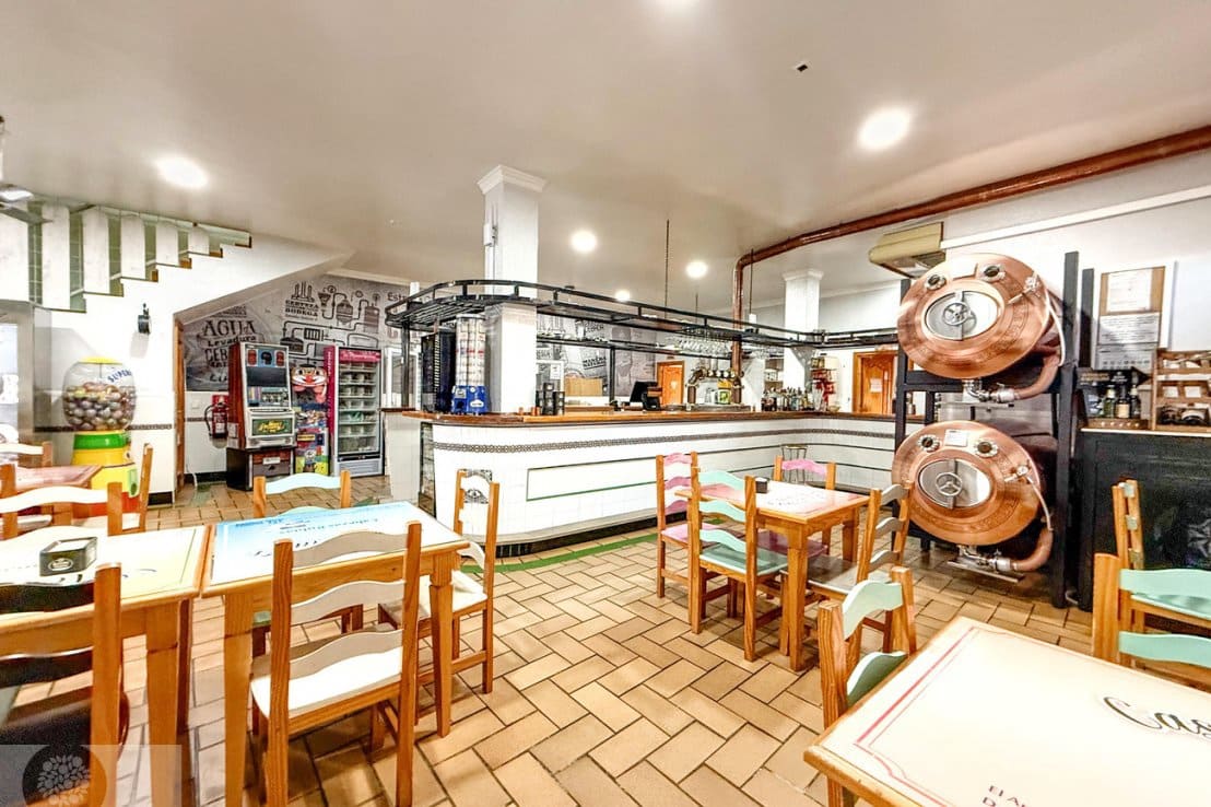 Apartment for sale in Villanueva de los Castillejos - € 550,000 (Ref: 9379906)