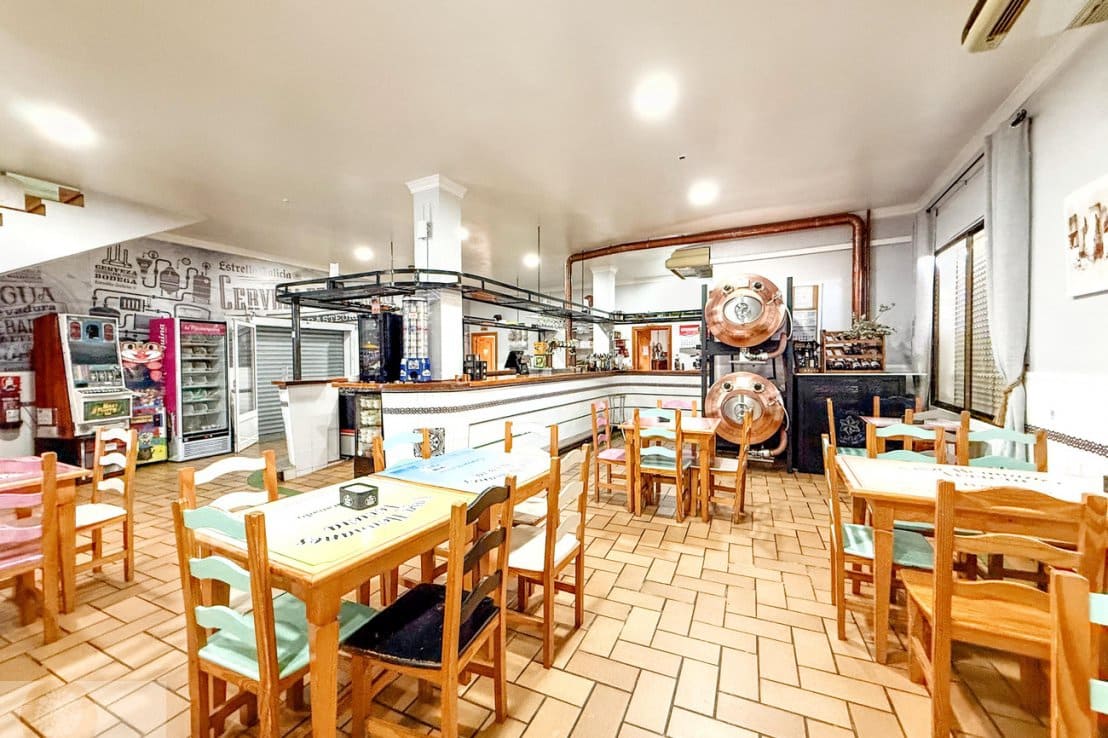 Apartment for sale in Villanueva de los Castillejos - € 550,000 (Ref: 9379906)