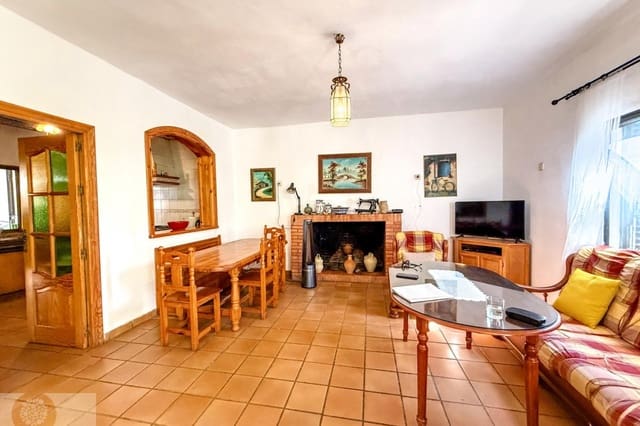 4 soveværelse Finca/Landehus til salg i Beas med swimmingpool - € 290.000 (Ref: 9390015)