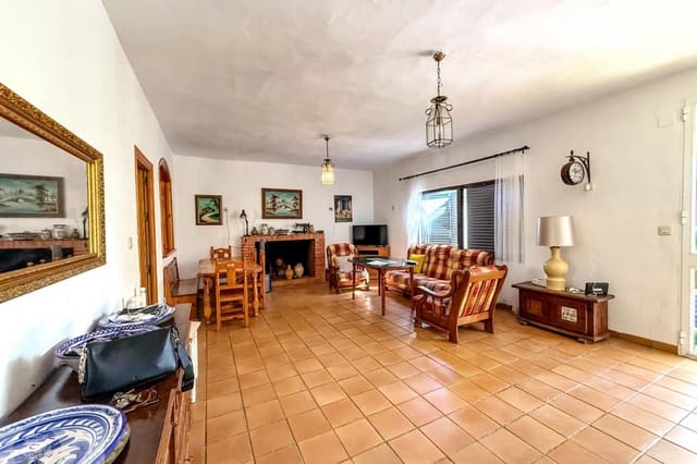 4 soveværelse Finca/Landehus til salg i Beas med swimmingpool - € 290.000 (Ref: 9390015)