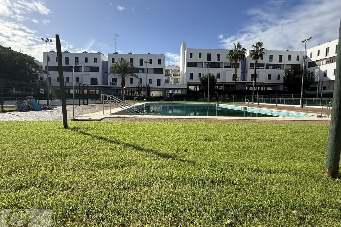 3 bedroom Apartment for sale in Ayamonte with pool - € 185,000 (Ref: 9395413)