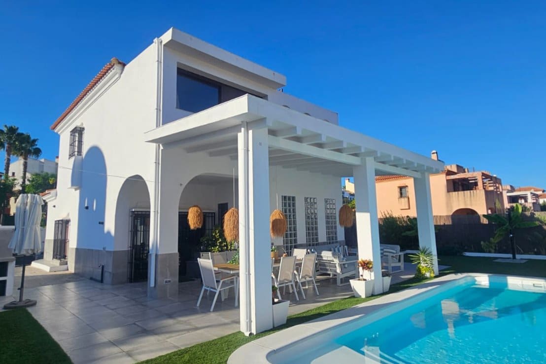 3 soveværelse Villa til salg i Ayamonte med swimmingpool - € 469.000 (Ref: 9395415)