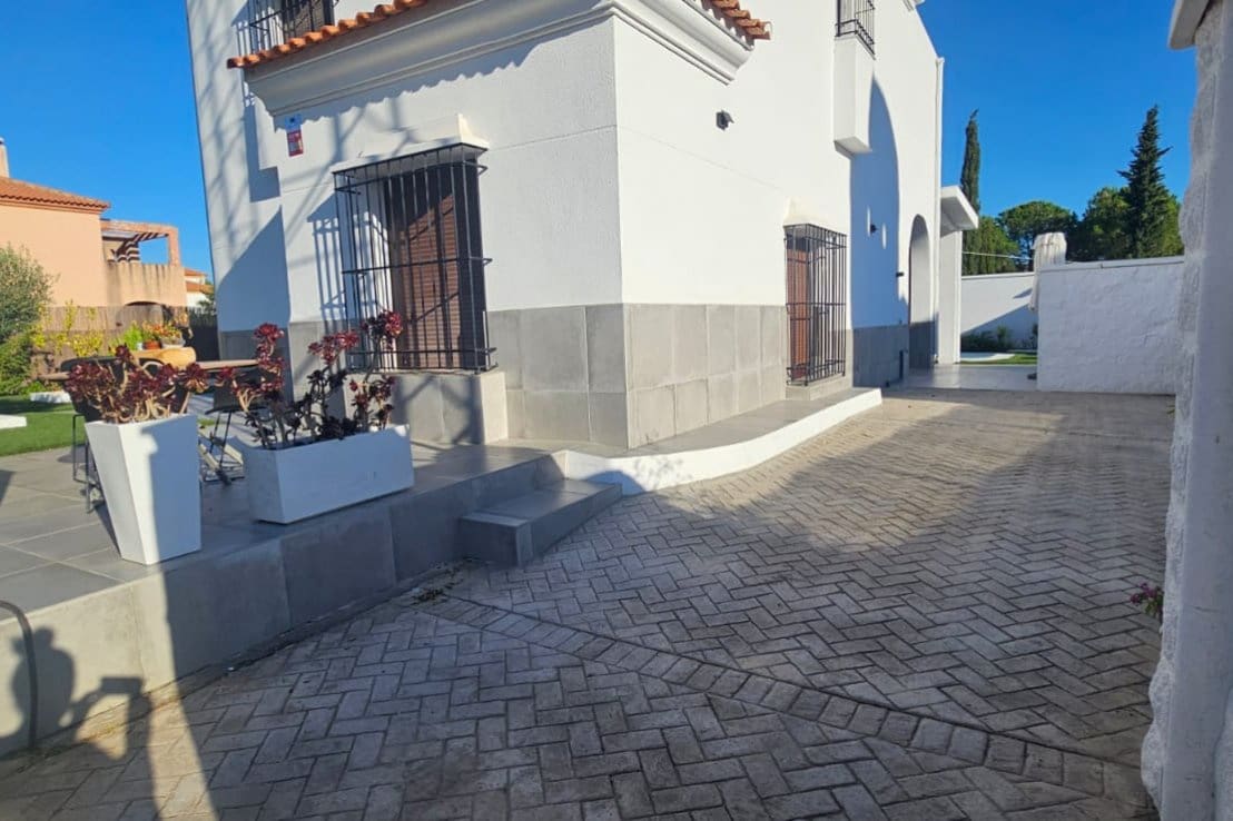3 soveværelse Villa til salg i Ayamonte med swimmingpool - € 469.000 (Ref: 9395415)
