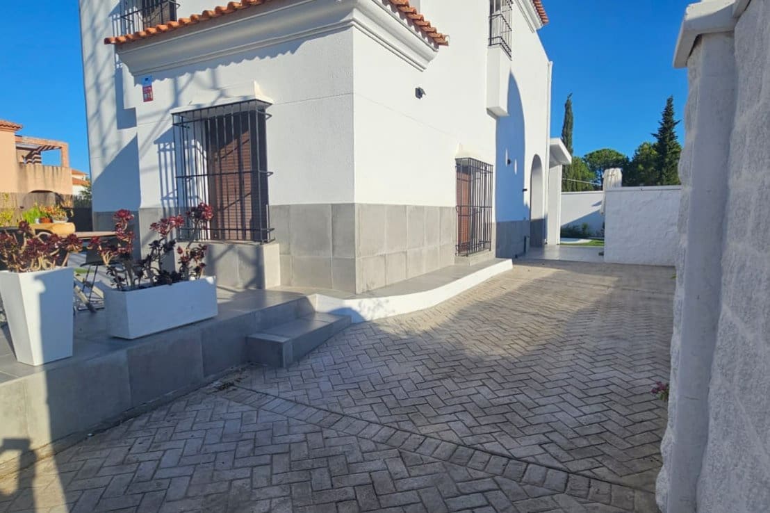 3 soveværelse Villa til salg i Ayamonte med swimmingpool - € 469.000 (Ref: 9395415)