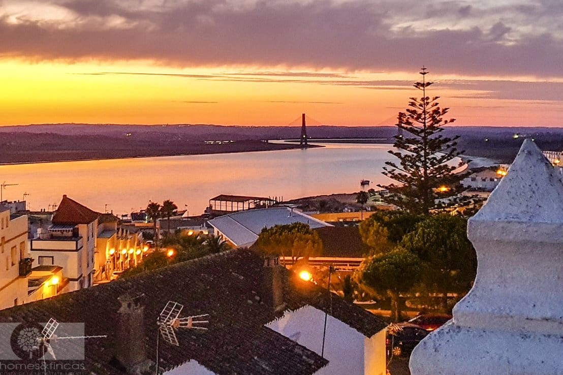 7 Zimmer Villa zu verkaufen in Ayamonte mit Pool - 1.299.000 € (Ref: 9404416)